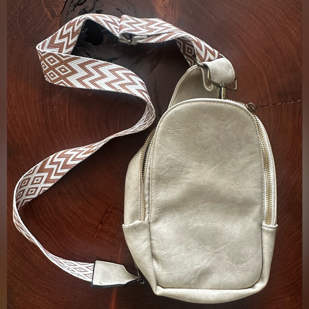 Source Unknown Cream Crossbody Bag